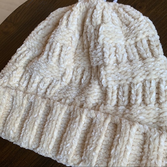 29 Palms Cream Knit Super Soft Beanie Winter Hat - Picture 4 of 6